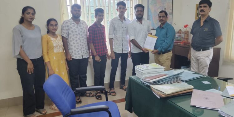 ಶಾಲಾ-ಕಾಲೇಜಿನ ವಿದ್ಯಾರ್ಥಿಗಳಿಗೆ ಸರಕಾರಿ ಬಸ್ ಅವ್ಯವಸ್ಥೆ : ಬಿಲ್ಲವ ವಿದ್ಯಾರ್ಥಿ ಸಂಘದ ವತಿಯಿಂದ ಪುತ್ತೂರು ವಿಭಾಗ ನಿಯಂತ್ರಣಾಧಿಕಾರಿಗೆ ಮನವಿ