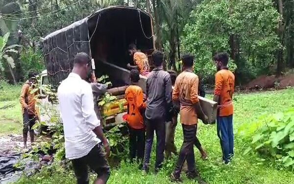 ಬಂಟ್ವಾಳ : ಭಾರೀ ಮಳೆ : ನೆಲಕ್ಕುರುಳಿದ 10 ವಿದ್ಯುತ್‌ ಕಂಬ