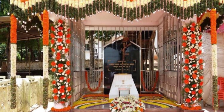 (ಜು.26) ಪುತ್ತೂರು : ‘ಅಮರ್ ಜವಾನ್ ಜ್ಯೋತಿ ಸ್ಮಾರಕ’ದಲ್ಲಿ ‘ಕಾರ್ಗಿಲ್ ವಿಜಯ ದಿವಸ್’