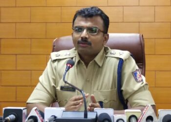 ಕಾಲೇಜು ಶೌಚಾಲಯದಲ್ಲಿ ಕ್ಯಾಮರಾ ಇಟ್ಟು ಚಿತ್ರೀಕರಣ : ‘ದಾಖಲೆ ಇದ್ದರೆ ನೀಡಿ ಸಹಕರಿಸಿ.., ತಪ್ಪು ಮಾಹಿತಿ ನೀಡಿದರೆ ಕ್ರಮ’ -ಎಸ್ಪಿ ಅಕ್ಷಯ್ ಮಚ್ಚೀಂದ್ರ