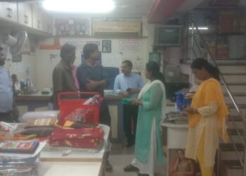 ಪುತ್ತೂರು : ನಿಷೇಧಿತ ಪ್ಲಾಸ್ಟಿಕ್ ಬಳಕೆ : ನಗರಸಭೆ ಅಧಿಕಾರಿಗಳಿಂದ ಅಂಗಡಿಗಳ ಮೇಲೆ ದಾಳಿ