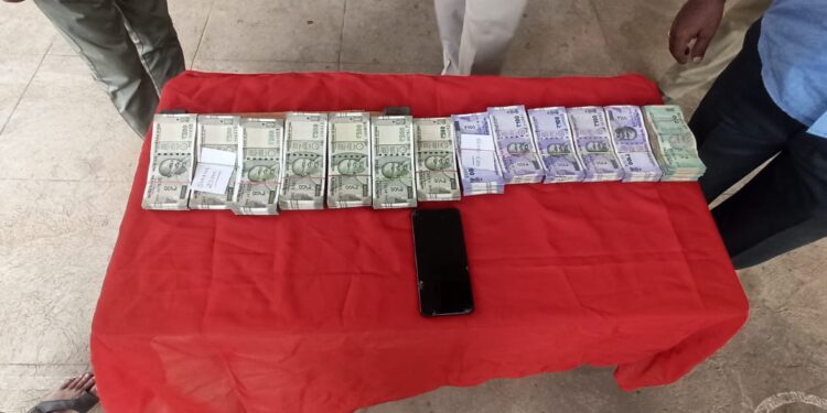 ಪುತ್ತೂರು ನಗರ ಠಾಣಾ ಪೊಲೀಸರ ಕಾರ್ಯಾಚರಣೆ : ಕಳವು ಪ್ರಕರಣದ ಆರೋಪಿಯ ಬಂಧನ ; ಲಕ್ಷಾಂತರ ರೂ. ವಶಕ್ಕೆ..!!