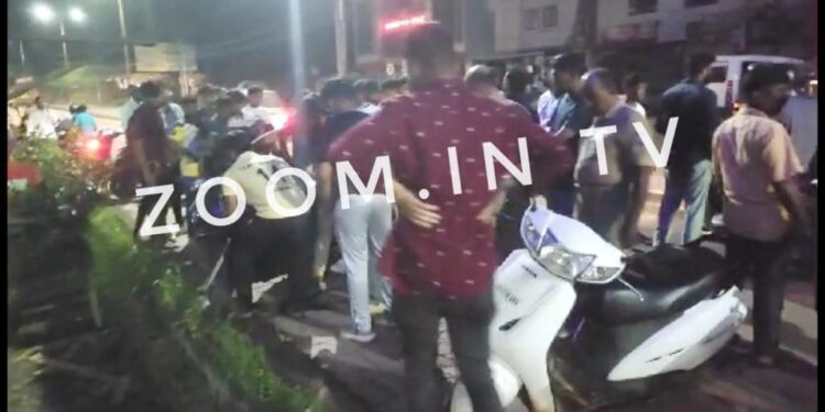 ಕಲ್ಲಾರೆ : ನಿಲ್ಲಿಸಿದ್ದ ದ್ವಿಚಕ್ರ ವಾಹನಗಳಿಗೆ ಡಿಕ್ಕಿ ಹೊಡೆದು ಪರಾರಿಯಾದ ಕಾರು..!!!