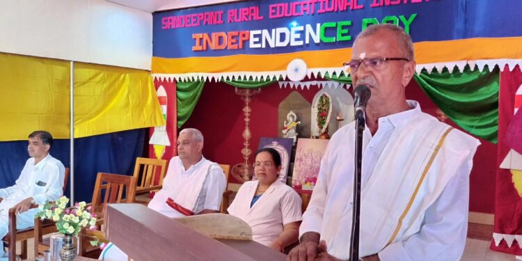 ಸಾಂದೀಪನಿ ಗ್ರಾಮೀಣ ವಿದ್ಯಾಸಂಸ್ಥೆ ಯಲ್ಲಿ 77ನೇ ಸ್ವಾತಂತ್ರ್ಯ ದಿನಾಚರಣೆ
