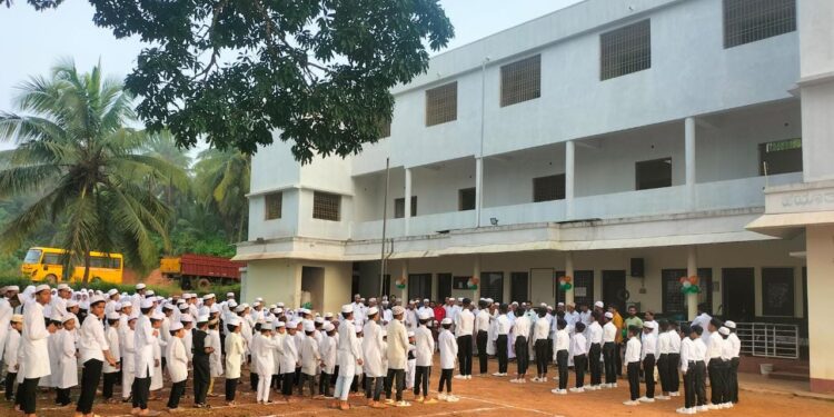 ಮುಕ್ವೆ ರಹ್ಮಾನಿಯಾ ಜುಮಾ ಮಸೀದಿಯಲ್ಲಿ ಸ್ವಾತಂತ್ರ್ಯೋತ್ಸವ ಆಚರಣೆ