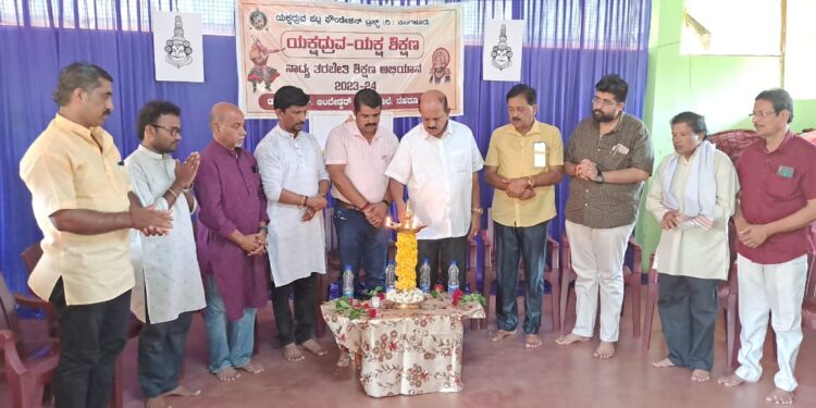 ಪಡ್ಡಾಯೂರು : ಯಕ್ಷಧ್ರುವ ಪಟ್ಲ ಫೌಂಡೇಶನ್ ಟ್ರಸ್ಟ್ ವತಿಯಿಂದ  ವಿದ್ಯಾರ್ಥಿ ವಿದ್ಯಾರ್ಥಿನಿಯರಿಗೆ ಉಚಿತ ಯಕ್ಷಗಾನ ತರಬೇತಿ