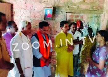 ವಿಟ್ಲ ಮೂಲದ ಯುವತಿಯ ಹತ್ಯೆ ಪ್ರಕರಣ : ಮನೆಗೆ ಭೇಟಿ ನೀಡಿದ ಸಂಸದ ನಳಿನ್ ಕುಮಾರ್ ಕಟೀಲ್, ಕೇಂದ್ರ ಸಚಿವ ಭಗವಂತ ಕೂಭ