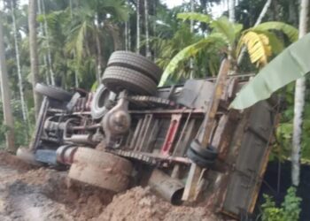 ಮಾಣಿ : ಕೋಕ್ ಸಾಗಾಟದ ಲಾರಿ ಪಲ್ಟಿ