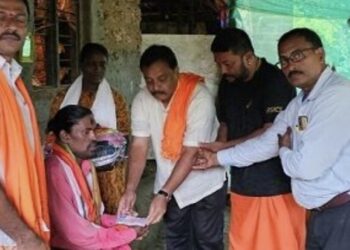 ದೈವನರ್ತಕ ರಮೇಶ್ ಅಜಲರ ಮನೆಗೆ ಭೇಟಿ ನೀಡಿದ ಪುತ್ತಿಲ ಪರಿವಾರ :  ಸಹಾಯಧನ  ಹಸ್ತಾಂತರ