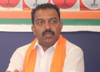 ಕೆದಿಲ : ಬಿಜೆಪಿ ಬೆಂಬಲಿತ ಗ್ರಾ.ಪಂ. ಸದಸ್ಯರು ಕಾಂಗ್ರೆಸ್ ಸೇರ್ಪಡೆ : ಸದಸ್ಯತ್ವಕ್ಕೆ ರಾಜೀನಾಮೆ ನೀಡಿ ಅದೇ ವಾರ್ಡಿನಲ್ಲಿ ಕಾಂಗ್ರೆಸ್ ಬೆಂಬಲಿತ ಅಭ್ಯರ್ಥಿಯಾಗಿ ನಿಂತು ಗೆದ್ದು ತೋರಿಸಲಿ’..- ಹರಿಪ್ರಸಾದ್ ಯಾದವ್