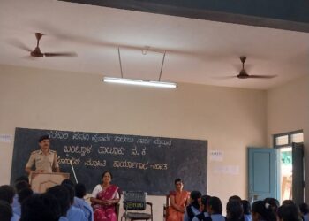 ವಿಟ್ಲ : ಎಸ್.ಐ ಕಾರ್ತಿಕ್ ರವರಿಂದ ನಾರ್ಷಾ ಕಾಲೇಜಿನಲ್ಲಿ ವಿದ್ಯಾರ್ಥಿಗಳಿಗೆ ಮಾದಕ ವಸ್ತು ನಿಷೇಧ, ಪೋಕ್ಸೋ ಕಾಯ್ದೆ, ಸಂಚಾರಿ ನಿಯಮಗಳ ಬಗ್ಗೆ ಮಾಹಿತಿ