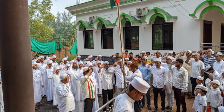 ಕೆಮ್ಮಾಯಿ ಬದ್ರಿಯಾ ಜುಮಾ ಮಸೀದಿಯಲ್ಲಿ ಸ್ವಾತಂತ್ರ್ಯ ದಿನಾಚರಣೆ