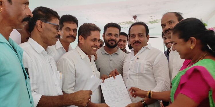 ಕಾಸರಗೋಡಿಗೆ ಬಸ್ ವ್ಯವಸ್ಥೆ ಕಲ್ಪಿಸುವಂತೆ ಶಾಸಕರಿಗೆ ಮನವಿ