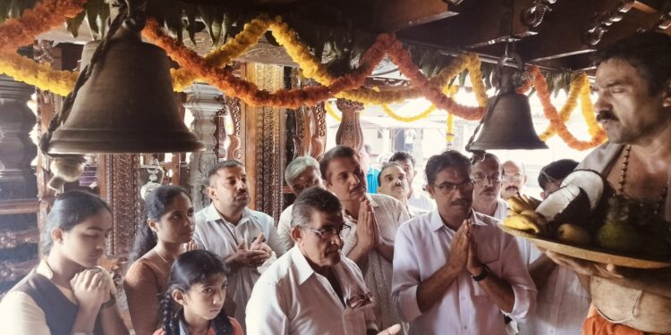 ಚಂದ್ರಯಾನ-3ರ ಯಶಸ್ವಿ ಲ್ಯಾಂಡಿಂಗ್‌ಗಾಗಿ ವಿವೇಕಾನಂದ ಪದವಿಪೂರ್ವ ಕಾಲೇಜಿನ ವತಿಯಿಂದ ದೇವಸ್ಥಾನದಲ್ಲಿ ವಿಶೇಷ ಪ್ರಾರ್ಥನೆ