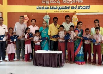 ಚಂದಳಿಕೆ ಶಾಲೆಯಲ್ಲಿ ಟೀ-ಶರ್ಟ್ ವಿತರಣೆ