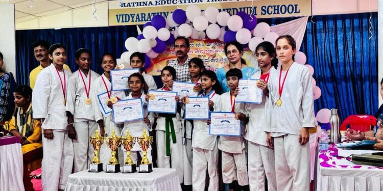 ಜಿಲ್ಲಾ ಮಟ್ಟದ ಕರಾಟೆ ಸ್ಪರ್ಧೆಯಲ್ಲಿ ವಿಟ್ಲ ಸೆನ್ಸಾಯಿ ಮಾಧವ ಅಳಿಕೆ ರವರ ವಿದ್ಯಾರ್ಥಿಗಳು ರಾಜ್ಯ ಮಟ್ಟಕ್ಕೆ ಆಯ್ಕೆ