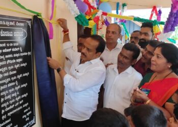 ಮೇನಾಲ ಸ.ಹಿ.ಪ್ರಾ. ಶಾಲೆಯಲ್ಲಿ ವಿವೇಕ ಕೊಠಡಿ ಉದ್ಘಾಟನೆ : ಮಕ್ಕಳ ಕಲಿಕೆಯಲ್ಲಿ ಶಿಕ್ಷಕರಷ್ಟೇ ಜವಾಬ್ದಾರಿ ಪೋಷಕರಿಗಿದೆ – ಶಾಸಕ ಅಶೋಕ್ ರೈ