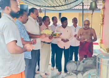 ಕಬಕ : ಪ್ರಧಾನಿ ಮೋದಿ ಆಯುಷ್ಯ, ಆರೋಗ್ಯ ವೃದ್ಧಿಗಾಗಿ ಬಿಜೆಪಿ ವತಿಯಿಂದ ಮಹಾದೇವಿ ದೇವಸ್ಥಾನದಲ್ಲಿ ಪ್ರಾರ್ಥನೆ