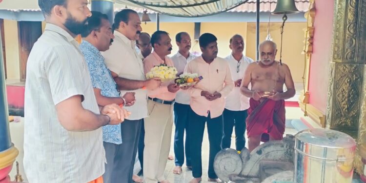 ಕಬಕ : ಪ್ರಧಾನಿ ಮೋದಿ ಆಯುಷ್ಯ, ಆರೋಗ್ಯ ವೃದ್ಧಿಗಾಗಿ ಬಿಜೆಪಿ ವತಿಯಿಂದ ಮಹಾದೇವಿ ದೇವಸ್ಥಾನದಲ್ಲಿ ಪ್ರಾರ್ಥನೆ