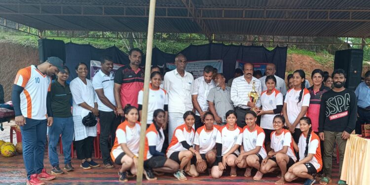 ತ್ರೋಬಾಲ್ ಪಂದ್ಯಾಟ :  ವಿವೇಕಾನಂದ ಪದವಿಪೂರ್ವ ಕಾಲೇಜಿನ ಬಾಲಕರ ಮತ್ತು ಬಾಲಕಿಯರ ತಂಡ ಪ್ರಥಮ