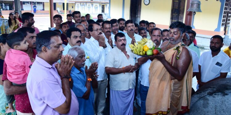 ಪ್ರಧಾನಿ ಮೋದಿ ಹುಟ್ಟುಹಬ್ಬ : ವಿಟ್ಲ ಮಹಾಶಕ್ತಿಕೇಂದ್ರದ ವತಿಯಿಂದ ವಿಟ್ಲ ಶ್ರೀ ಪಂಚಲಿಂಗೇಶ್ವರ ದೇವಸ್ಥಾನದಲ್ಲಿ ವಿಶೇಷ ಪ್ರಾರ್ಥನೆ