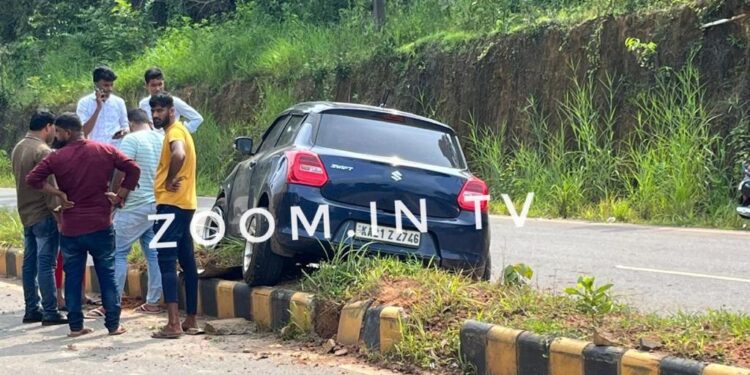 ಪುತ್ತೂರು : ನಿಯಂತ್ರಣ ತಪ್ಪಿ ಡಿವೈಡರ್ ಮೇಲೇರಿದ ಕಾರು..!!!