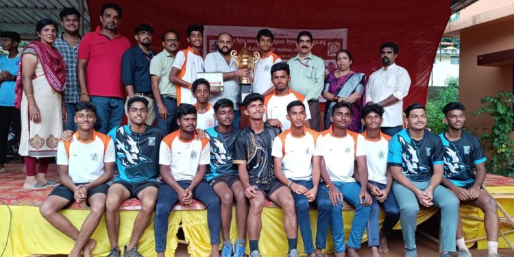 ಥ್ರೋಬಾಲ್ ಪಂದ್ಯಾಟ : ವಿವೇಕಾನಂದ ಪ.ಪೂ ಕಾಲೇಜಿನ ಬಾಲಕರ ತಂಡ ರಾಜ್ಯ ಮಟ್ಟಕ್ಕೆ ಆಯ್ಕೆ