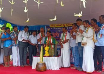 ಪೆರುವಾಜೆ : ಕೆಸರ್ಡ್ ಒಂಜಿ ದಿನ ಕ್ರೀಡಾಕೂಟ : ಮಣ್ಣಿನ ಸೊಗಡು ಉಳಿಸುವ ರಕ್ಷಕರಾಗೋಣ – ಶಾಸಕಿ ಭಾಗೀರಥಿ ಮುರುಳ್ಯ