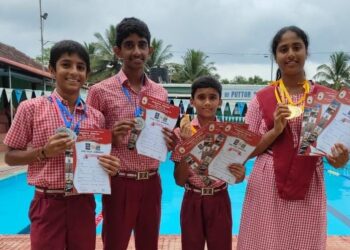 ಜಿಲ್ಲಾಮಟ್ಟದ ಈಜು ಸ್ಪರ್ಧೆ : ವಿವೇಕಾನಂದ ಆಂಗ್ಲ ಮಾಧ್ಯಮ ಶಾಲಾ ವಿದ್ಯಾರ್ಥಿಗಳಿಗೆ ಪ್ರಶಸ್ತಿ