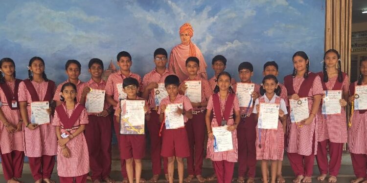 ವಿವೇಕಾನಂದ ಆಂಗ್ಲ ಮಾಧ್ಯಮ ಶಾಲಾ ವಿದ್ಯಾರ್ಥಿಗಳಿಗೆ ಹಲವು ಬಹುಮಾನ