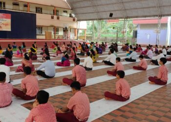 ಪುತ್ತೂರು : ‘ಏಕಾದಶ ಕೋಟಿ ಮಹಾಲಿಂಗೇಶ್ವರ ಜಪಯಜ್ಞ’ ಪ್ರಯುಕ್ತ ವಿವೇಕಾನಂದ ಆಂಗ್ಲ ಮಾಧ್ಯಮ ಶಾಲೆಯಲ್ಲಿ ‘ಏಕಾದಶಾಕ್ಷರಿ ಮಂತ್ರ ಪಠಣ’