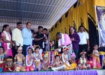 ವಿಟ್ಲ : ಯುವಕ ಮಂಡಲ ವತಿಯಿಂದ 46ನೇ ವರ್ಷದ ಶ್ರೀ ಕೃಷ್ಣ ಜನ್ಮಾಷ್ಟಮಿ ಪ್ರಯುಕ್ತ ಮೊಸರು ಕುಡಿಕೆ