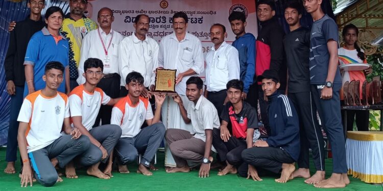ಜಿಲ್ಲಾ ಮಟ್ಟದ ಅಥ್ಲೆಟಿಕ್ಸ್ ಕ್ರೀಡಾಕೂಟ : ವಿವೇಕಾನಂದ ಪ.ಪೂ ಕಾಲೇಜಿನ ಬಾಲಕರ ತಂಡ ಪ್ರಥಮ
