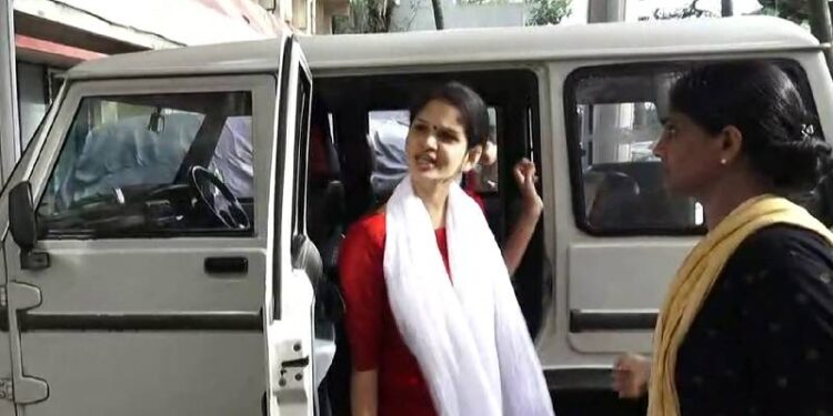 ಸ್ವಾಮೀಜಿ ಬಂಧನವಾದ್ರೆ ದೊಡ್ಡ-ದೊಡ್ಡವರ ಹೆಸರು ಬಹಿರಂಗ ಆಗಲಿದೆ : ಸ್ಫೋಟಕ ಹೇಳಿಕೆ ನೀಡಿದ ಚೈತ್ರಾ ಕುಂದಾಪುರ