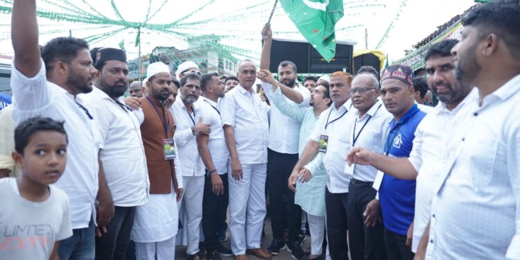 ಪುತ್ತೂರು : ಈದ್ ಮಿಲಾದ್ ಸಮಾವೇಶ : ವಾಹನ ಜಾಥಾ ; ನೂರಾರು ವಾಹನಗಳಲ್ಲಿ ಸಾವಿರಾರು ಮಂದಿ ಭಾಗಿ