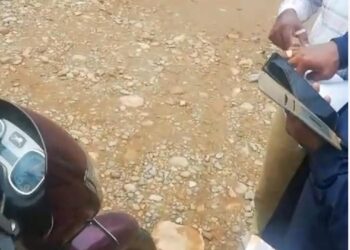 ಪೊಲೀಸರು ಹಣ ಪಡೆಯುತ್ತಿರುವ ವೀಡಿಯೋ ಹರಿಬಿಟ್ಟ ಯುವಕ : ಸ್ಪಷ್ಟನೆ ನೀಡಿದ ಪೊಲೀಸ್ ಅಧಿಕಾರಿಗಳು