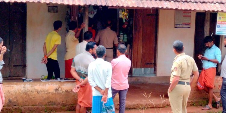 ಪುತ್ತೂರು : ದಿನಸಿ ಅಂಗಡಿಗೆ ನುಗ್ಗಿದ ಖದೀಮರು..!!!