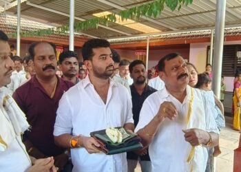 ಪುತ್ತೂರು : ವಿಜಯಸಾಮ್ರಾಟ್  ಸಂಸ್ಥೆಯ ವತಿಯಿಂದ ಜರುಗುವ ‘ಪಿಲಿಗೊಬ್ಬು-2023’ ಕಾರ್ಯಕ್ರಮದ ಯಶಸ್ಸಿಗಾಗಿ ಪಲ್ಲತ್ತಡ್ಕ ಹೊಸಮ್ಮ ದೈವಸ್ಥಾನದಲ್ಲಿ ಪ್ರಾರ್ಥನೆ
