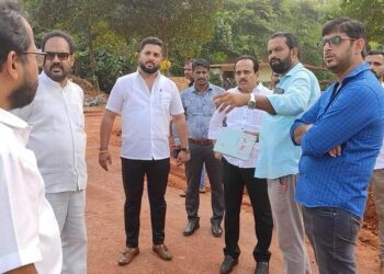 ಪುತ್ತೂರು : (ನ.13) ದೀಪಾವಳಿ ಪ್ರಯುಕ್ತ ಸೀರೆ ವಿತರಣಾ ಕಾರ್ಯಕ್ರಮ : ಶಾಸಕ ಅಶೋಕ್ ರೈ ಹಾಗೂ ಟ್ರಸ್ಟ್ ನ ಪ್ರಮುಖರಿಂದ ಸ್ಥಳ ಪರಿಶೀಲನೆ