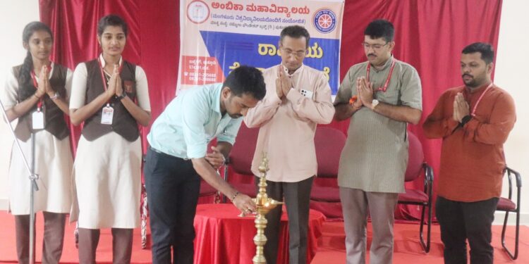ಅಂಬಿಕಾ ಮಹಾವಿದ್ಯಾಲಯದಲ್ಲಿ ಎನ್.ಎಸ್.ಎಸ್ ಚಟುವಟಿಕೆಗಳಿಗೆ ಚಾಲನೆ : ‘ಧನಾತ್ಮಕ ಕಾರ್ಯಗಳಿಂದ ಸಾಮಾಜಿಕ ಬದಲಾವಣೆ’ – ಡಾ.ಹರಿಪ್ರಸಾದ್