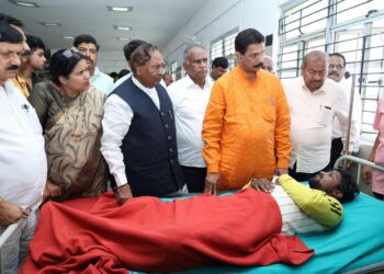 ಶಿವಮೊಗ್ಗಕ್ಕೆ ಬಿಜೆಪಿ ನಿಯೋಗ ಭೇಟಿ : ಆಸ್ಪತ್ರೆಯಲ್ಲಿರುವ ಗಾಯಾಳುಗಳ ಆರೋಗ್ಯ ವಿಚಾರಣೆ