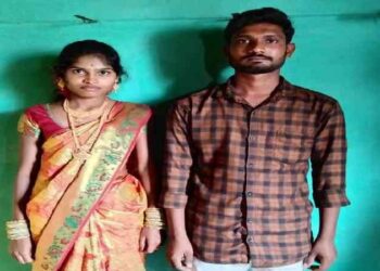 ಒಂದೇ ವೇಲ್​ನಲ್ಲಿ ನೇಣು ಬಿಗಿದುಕೊಂಡು ದಂಪತಿ ಆತ್ಮಹತ್ಯೆ..!!!