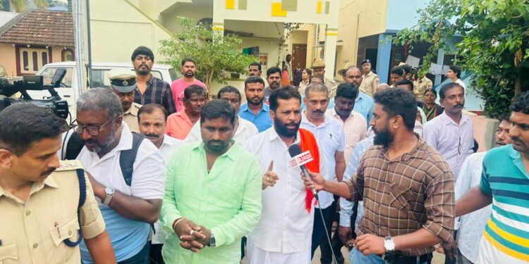 ಶಿವಮೊಗ್ಗ : ಗಲಭೆಯಲ್ಲಿ ಹಾನಿಗೊಳಗಾದ ಮನೆಗಳಿಗೆ ಅರುಣ್ ಕುಮಾರ್ ಪುತ್ತಿಲ ಭೇಟಿ : ಸಂತ್ರಸ್ತರಿಗೆ ಸಾಂತ್ವನ