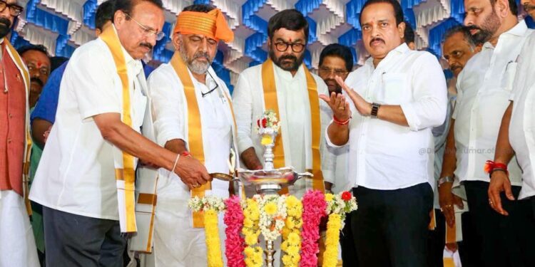 ಮೊದಲ ಬಾರಿಗೆ ರಾಜಧಾನಿಯಲ್ಲಿ ಕಂಬಳದ ಕಂಪು : ಬೆಂಗಳೂರು ಕಂಬಳದ ವಿಶೇಷತೆಗಳೇನು..!??