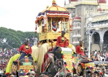 ಐತಿಹಾಸಿಕ ಮೈಸೂರು ದಸರಾಕ್ಕೆ ಕ್ಷಣಗಣನೆ : ಹಂಸಲೇಖರಿಂದ ನಾಳೆ ಚಾಲನೆ