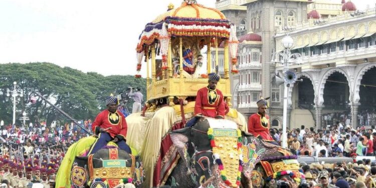 ಐತಿಹಾಸಿಕ ಮೈಸೂರು ದಸರಾಕ್ಕೆ ಕ್ಷಣಗಣನೆ : ಹಂಸಲೇಖರಿಂದ ನಾಳೆ ಚಾಲನೆ