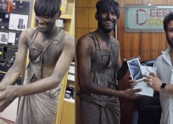 ಚಿಲ್ಲರೆ ಕೊಟ್ಟು ಐಫೋನ್ ಖರೀದಿಸಿದ ವ್ಯಕ್ತಿ : ಸಾಮಾಜಿಕ ಜಾಲತಾಣದಲ್ಲಿ ವೀಡಿಯೋ ವೈರಲ್..!!!