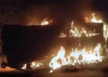 ಮಂಗಳೂರಿಗೆ ಅಕ್ಕಿ ಸಾಗಿಸುವ ಲಾರಿಗೆ ಆಕಸ್ಮಿಕ ಬೆಂಕಿ : ಲಕ್ಷಾಂತರ ರೂ. ನಷ್ಟ