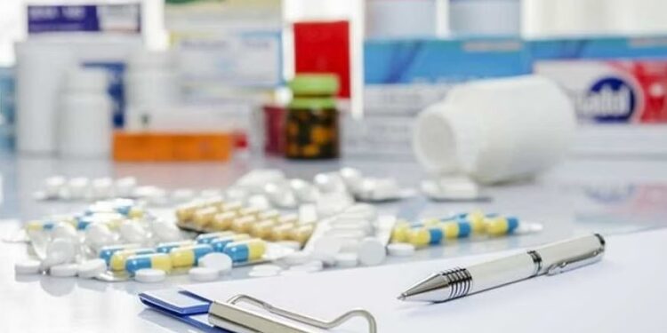 ಔಷಧಿ ನೀಡುವಾಗ ಎಡವಟ್ಟು : ರೋಗಿಗೆ ಅನಾರೋಗ್ಯ ಉಲ್ಬಣ ; ತಪ್ಪೊಪ್ಪಿಕೊಂಡು ನಷ್ಟದ ಹಣ ಪಾವತಿಸಿದ ಔಷಧಾಲಯ