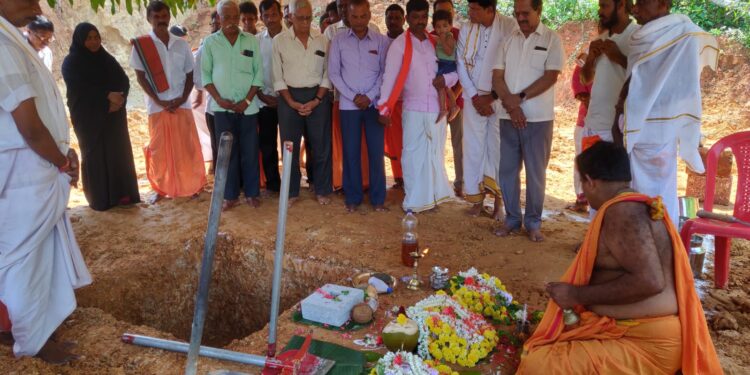 ನೂತನವಾಗಿ ಪುನರ್ ನಿರ್ಮಾಣಗೊಳ್ಳುತ್ತಿರುವ ಕಲ್ಲಡ್ಕ ಕುದ್ರೆಬೆಟ್ಟು ಶ್ರೀ ಕಲ್ಲುರ್ಟಿ ದೈವಸ್ಥಾನದ ಭೂಮಿ ಪೂಜಾ ಕಾರ್ಯಕ್ರಮ